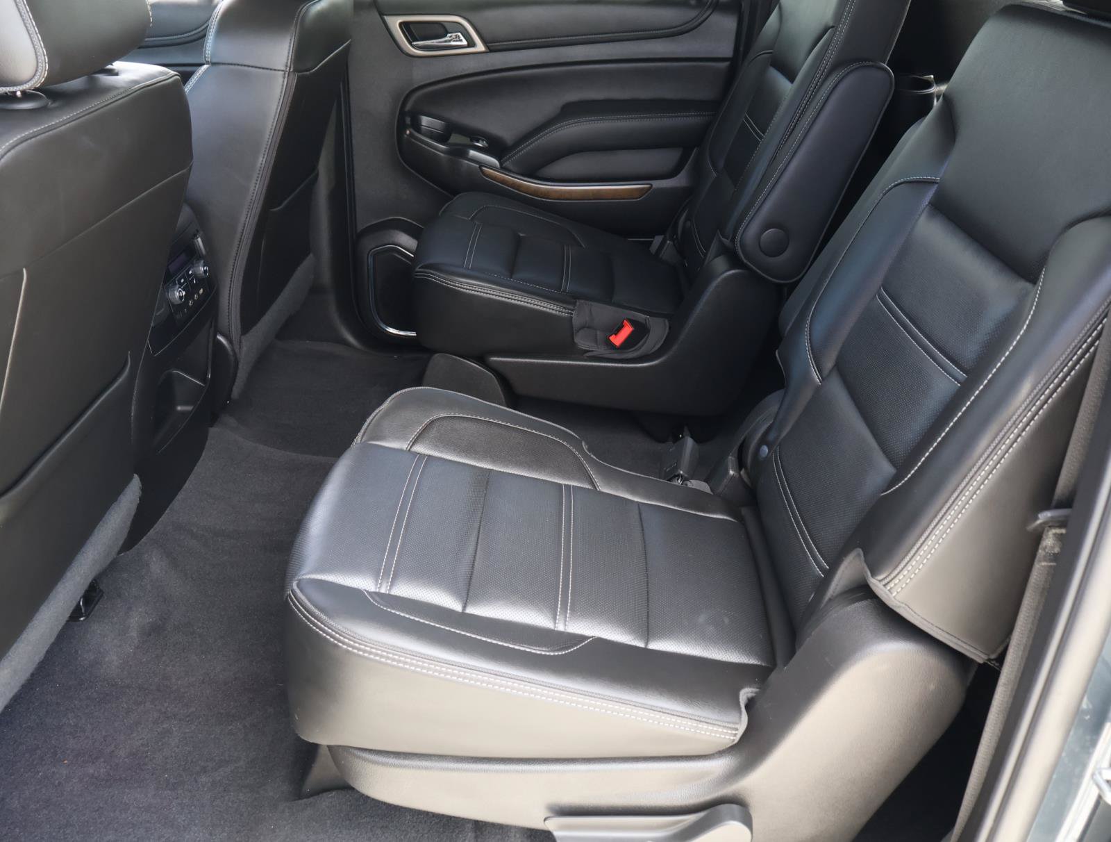 Used 2019 GMC Yukon XL Denali w/ Open Road Package RWD image 23