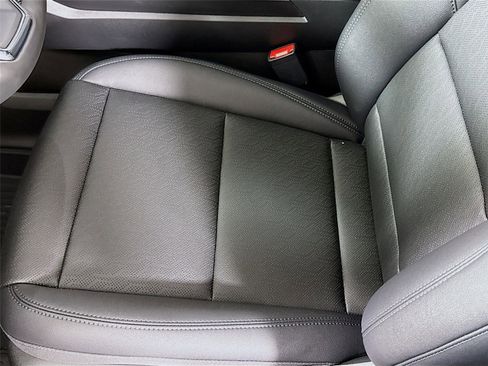 New 2026 Chevrolet Equinox LT w/ Convenience Package II image 14