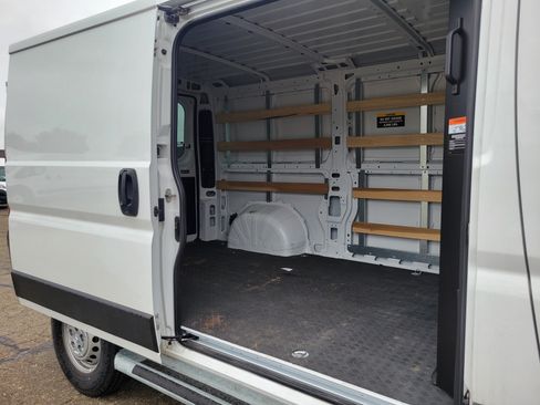 Used 2025 RAM ProMaster 2500 w/ U-Haul Equipment Group FWD image 16
