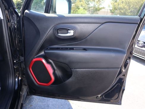 Used 2023 Jeep Renegade Trailhawk image 22