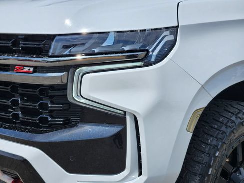 Used 2022 Chevrolet Tahoe Z71 w/ Luxury Package AWD/4WD image 8