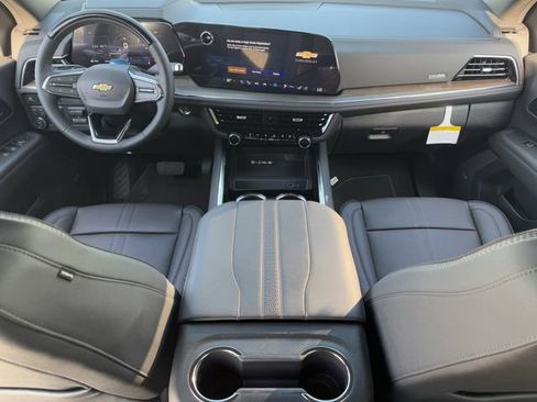 New 2026 Chevrolet Suburban High Country image 9