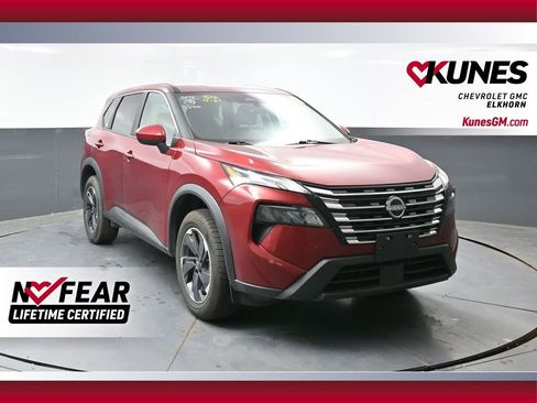 Used 2025 Nissan Rogue SV image 1