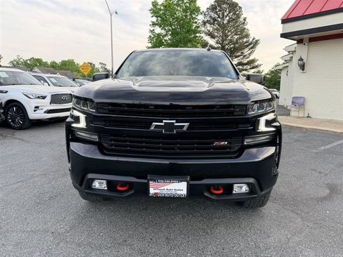 Used 2021 Chevrolet Silverado 1500 LT Trail Boss w/ Convenience Package II AWD/4WD image 2