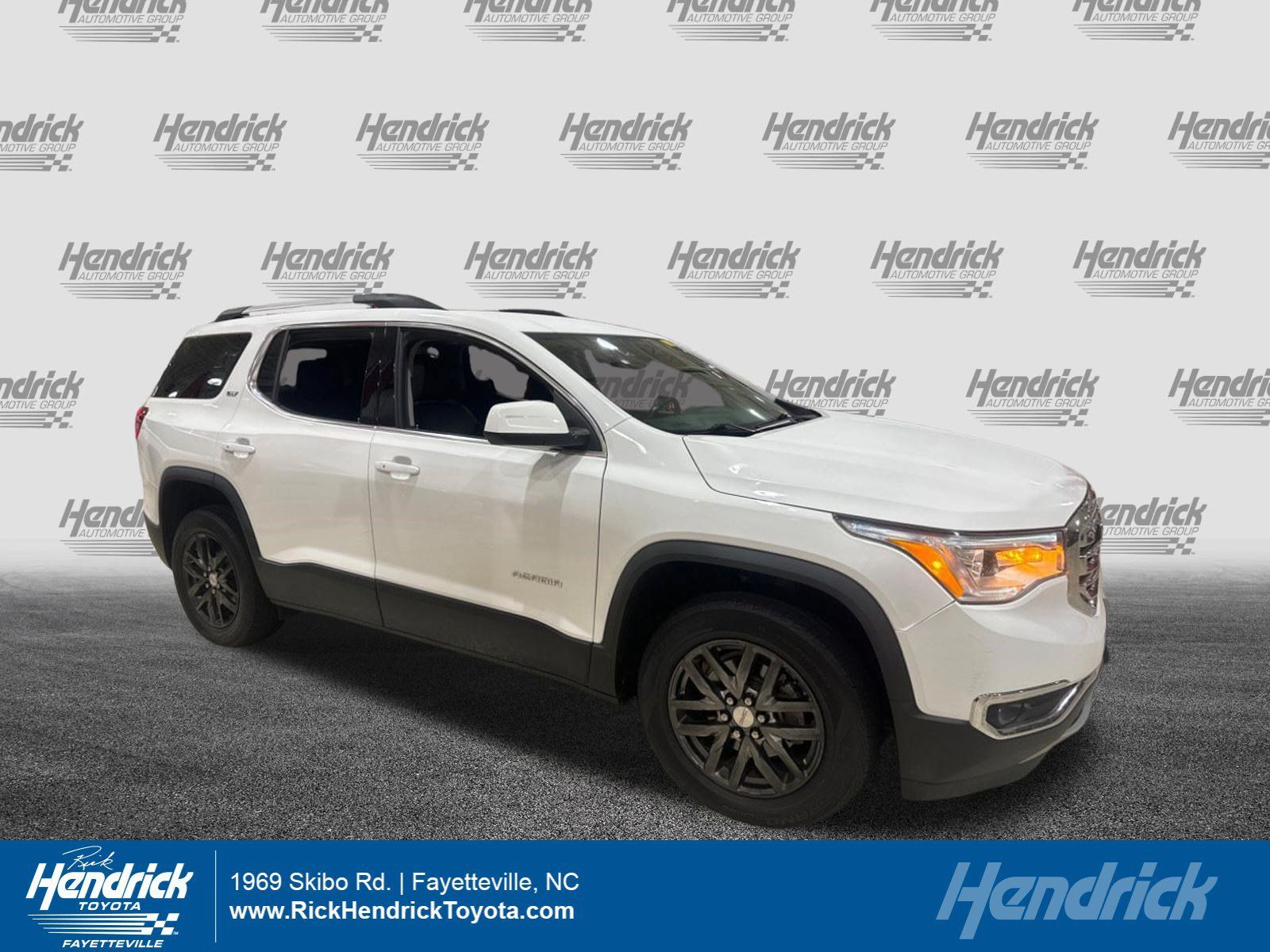 Used 2018 GMC Acadia SLT FWD image 1