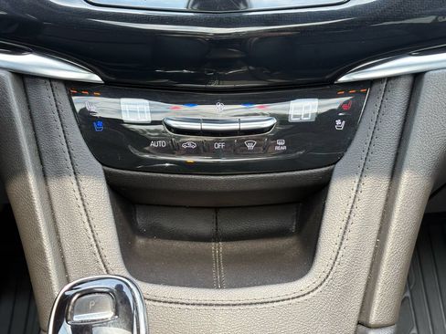 Used 2023 Cadillac XT6 Sport w/ Technology Package AWD/4WD image 17