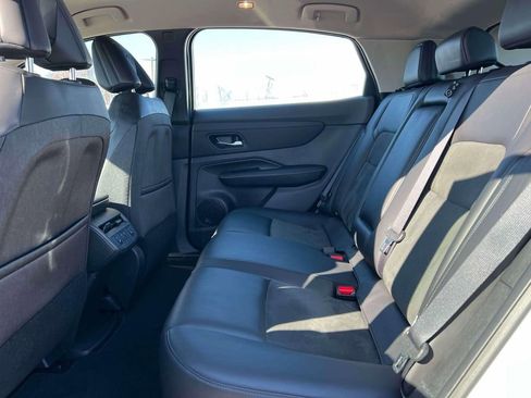 Used 2024 Nissan Ariya AWD image 12