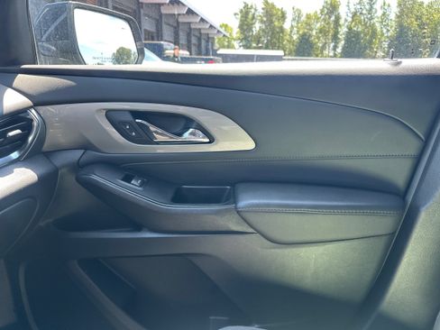 Used 2023 Chevrolet Traverse LT w/ LPO, Floor Liner Package AWD/4WD image 22