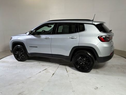 Certified 2025 Jeep Compass Latitude w/ Altitude Special Edition AWD/4WD image 5