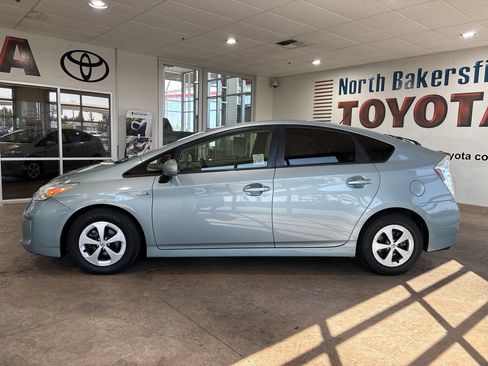 Used 2015 Toyota Prius Four FWD image 7