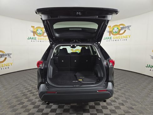Used 2022 Toyota RAV4 LE AWD/4WD image 33
