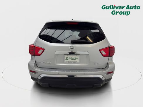 Used 2018 Nissan Pathfinder SV image 7