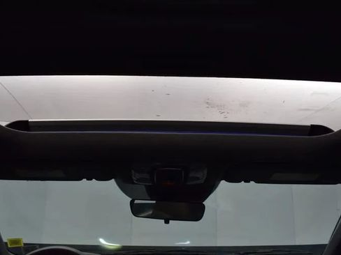 Used 2025 Hyundai Elantra SEL FWD image 19