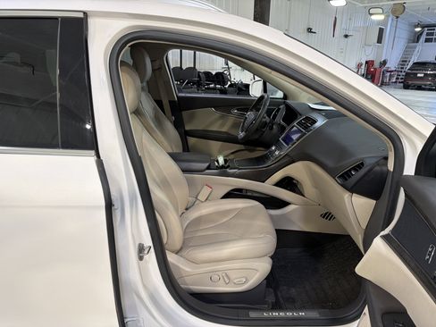 Used 2019 Lincoln Nautilus Select w/ Cargo Utility Package image 13