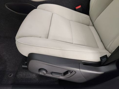 New 2026 Volvo XC40 B5 Plus w/ Protection Package Premier AWD/4WD image 22