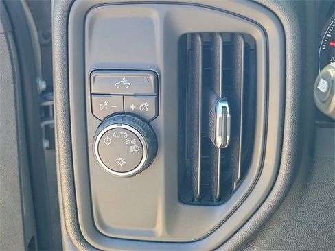 Certified 2024 Chevrolet Silverado 1500 Custom image 18