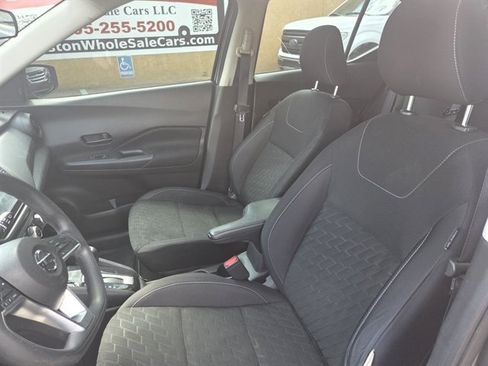 Used 2021 Nissan Kicks S FWD image 8