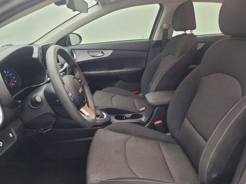 Used 2024 Kia Forte LXS w/ LXS Technology Package FWD image 17