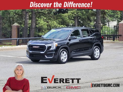 Used 2024 GMC Terrain SLE FWD image 1