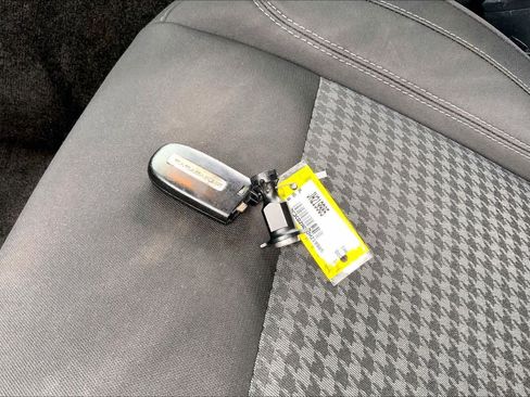 Used 2018 Dodge Challenger SXT image 12