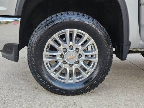 Used 2022 Chevrolet Silverado 2500 LT w/ Convenience Package image 22