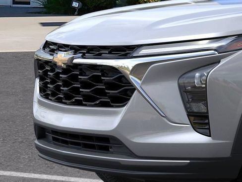 New 2026 Chevrolet Trax LT w/ Sunroof Package FWD image 13