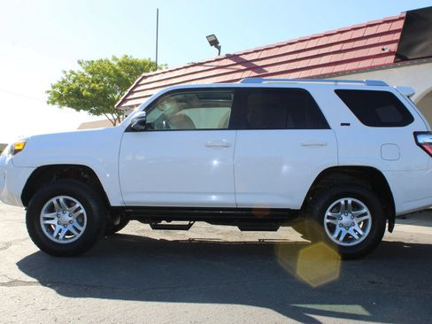 Used 2018 Toyota 4Runner SR5 Premium AWD/4WD image 42