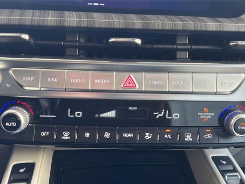 Used 2025 Kia Telluride SX Prestige AWD/4WD image 22