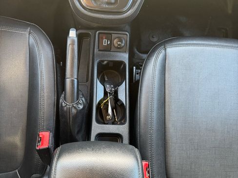 Used 2020 Ford Transit Connect XL image 8