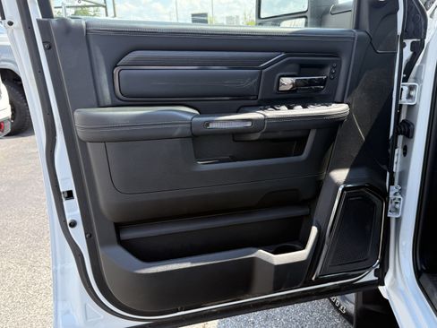 Used 2024 RAM 2500 Limited AWD/4WD image 14