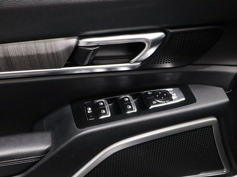 Used 2023 Kia Telluride EX w/ EX Captain's Chair Package image 24