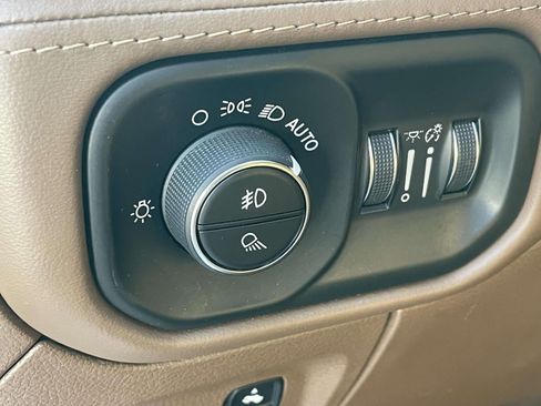 Used 2020 RAM 1500 Limited AWD/4WD image 16