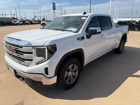 Used 2024 GMC Sierra 1500 SLE w/ Preferred Package AWD/4WD image 5