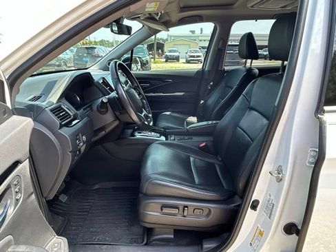 Used 2021 Honda Pilot Touring image 26