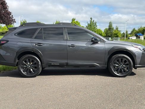 Used 2023 Subaru Outback Onyx Edition AWD/4WD image 2