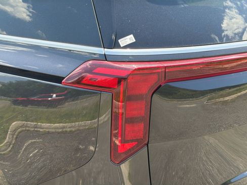 New 2026 Kia Carnival EX FWD image 17