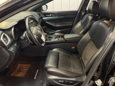 Used 2023 Nissan Maxima SR image 9