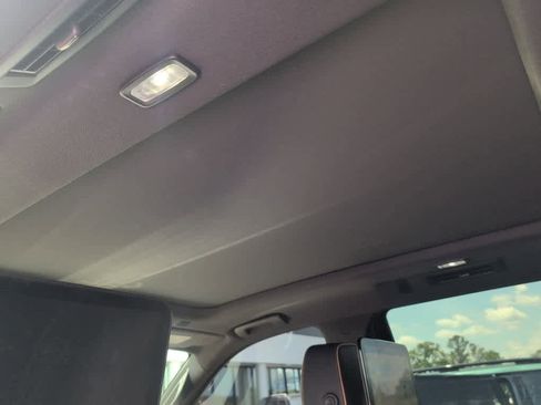 Used 2024 GMC Yukon AT4 w/ AT4 Premium Package AWD/4WD image 9