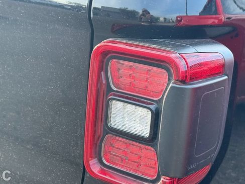Used 2021 Jeep Gladiator Sport AWD/4WD image 10