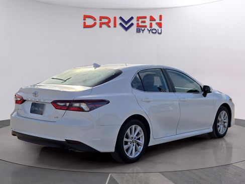 Used 2024 Toyota Camry LE image 5