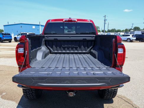 New 2026 GMC Canyon AT4 w/ AT4 Premium Package AWD/4WD image 5