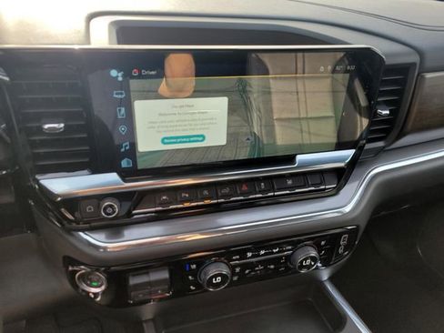 Used 2025 Chevrolet Silverado 1500 High Country image 24