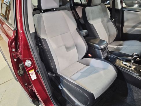 Used 2018 Toyota RAV4 Adventure AWD/4WD image 32