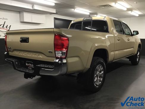 Used 2016 Toyota Tacoma SR5 w/ SR5 Appearance Package (SN) AWD/4WD image 10