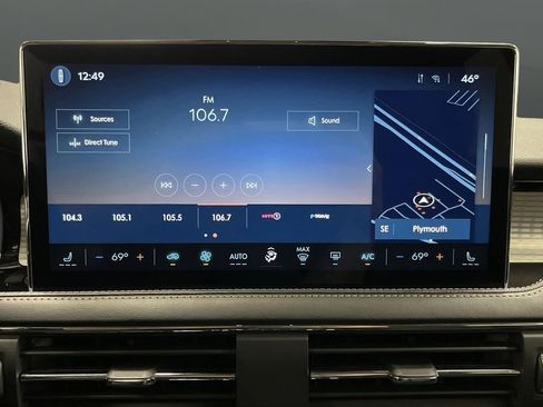 Used 2024 Lincoln Corsair AWD image 19