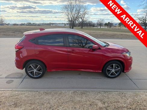 Used 2020 Honda HR-V Touring image 2