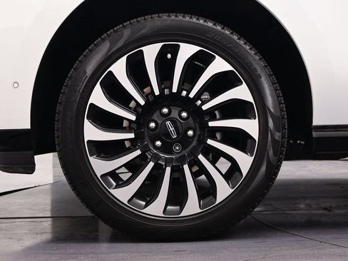 Used 2023 Lincoln Navigator L Black Label AWD/4WD image 43