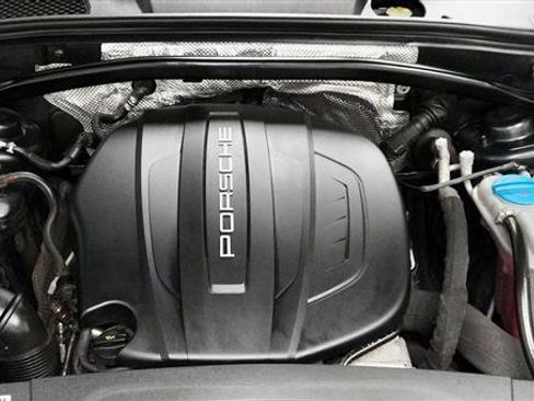 Used 2018 Porsche Macan image 49