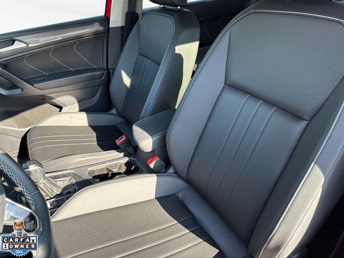 Used 2023 Volkswagen Tiguan SE FWD image 14
