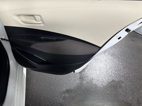 Used 2022 Toyota Corolla LE FWD image 27